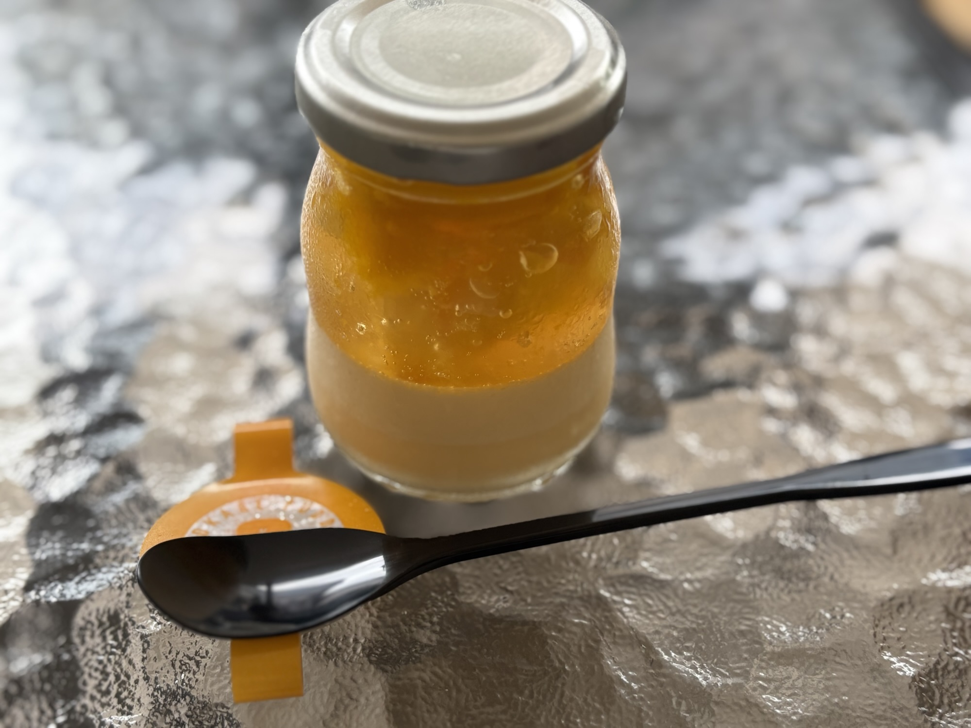 カフェで食べたやさしい甘さのマンゴープリン