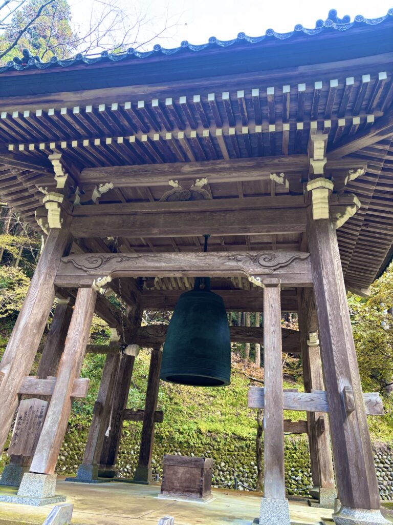 静かに佇む永平寺の鐘楼