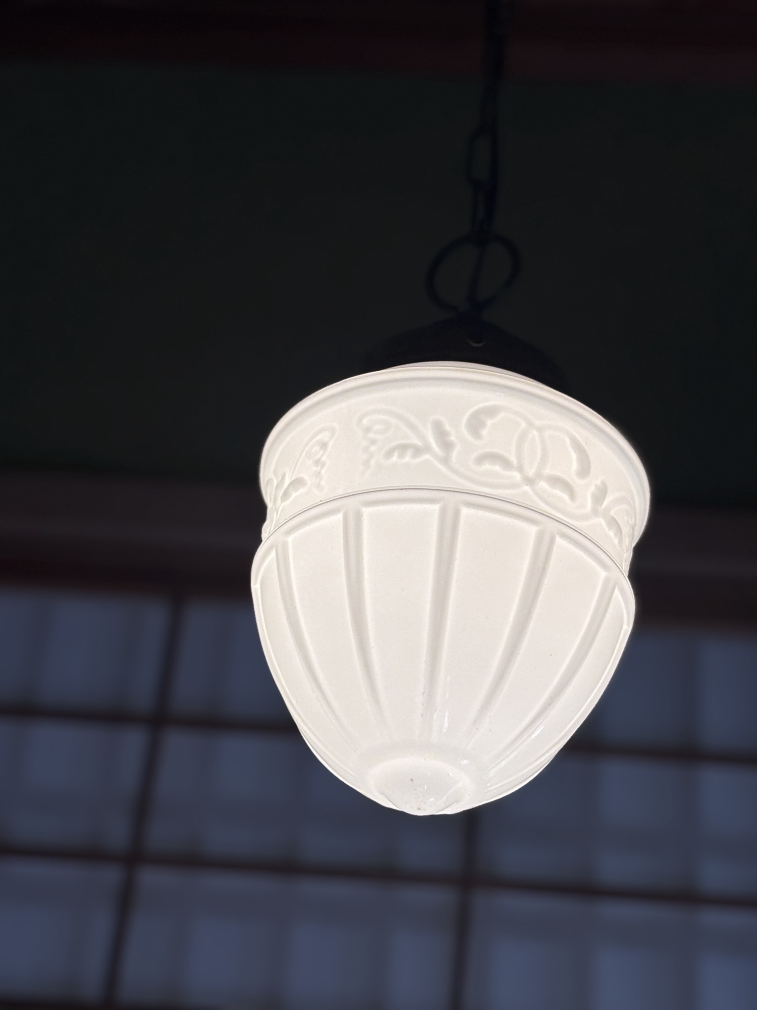 武家屋敷のやわらかな光のランプ