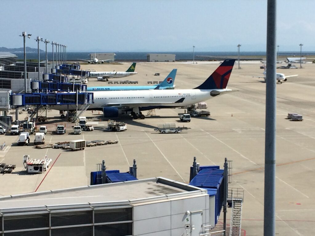 セントレアの駐機場に並ぶ飛行機